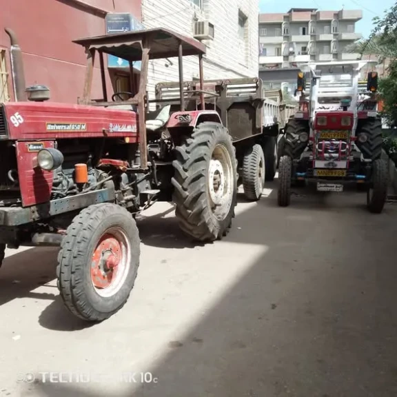 محافظ الدقهلية يتابع جهود الوحدات المحلية للمراكز والمدن والأحياء في التصدي لمخالفات البناء ومصادرة 4 جرارات زراعية و8 مقطورات