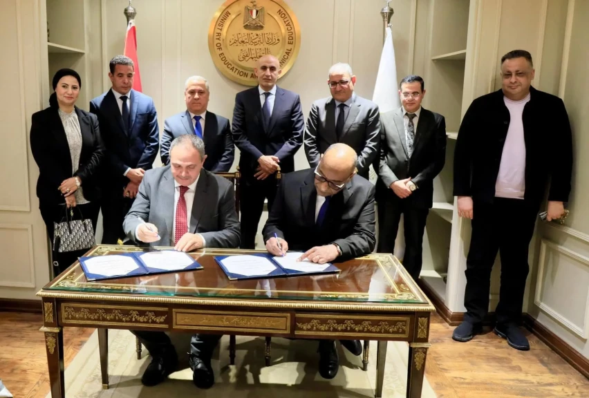 وزير التربية والتعليم ورئيس الهيئة الوطنية للصحافة يشهدان توقيع بروتوكول تعاون مع ”دار التحرير للطبع والنشر”