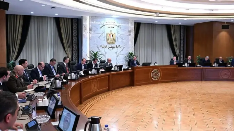 رئيس الوزراء يترأس اجتماع اللجنة المركزية لإدارة الأزمات