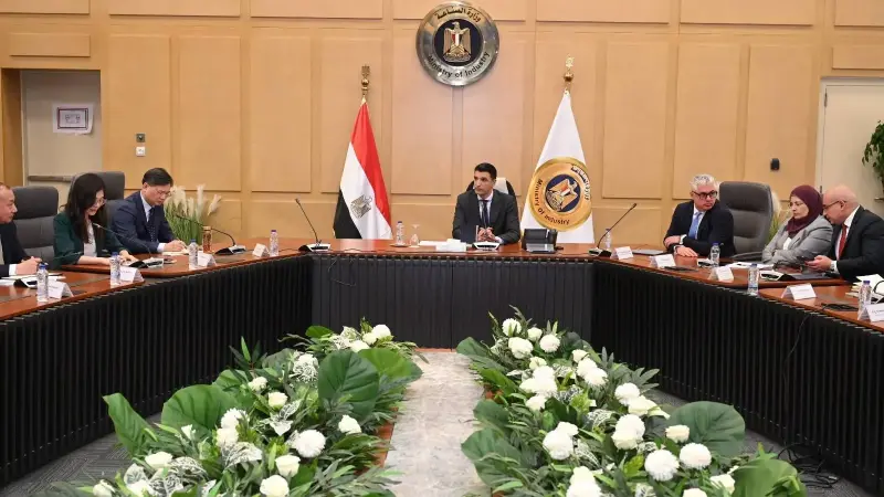 وزير الصناعة يبحث مع مجموعة ”باوو” الصينية للحديد والصلب فرص تعزيز التعاون الصناعي والاستثماري