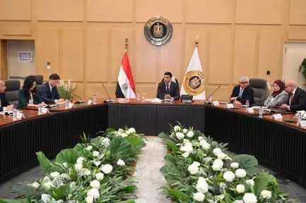 وزير الصناعة يبحث مع مجموعة ”باوو” الصينية للحديد والصلب فرص تعزيز التعاون الصناعي والاستثماري