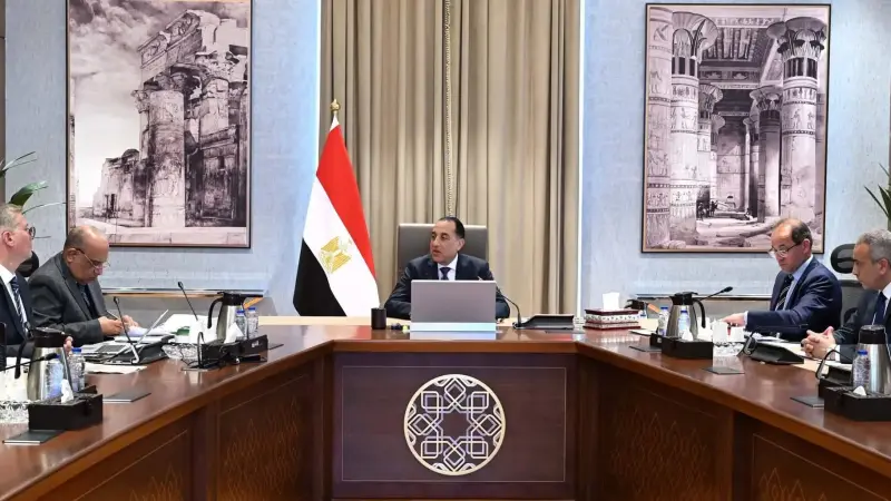 رئيس الوزراء يتابع إجراءات ترشيد استهلاك المواد البترولية والكهرباء