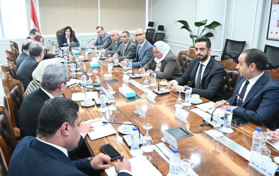 وزيرة الإسكان تبحث إجراءات وآليات طرح وحدات سكنية بنظام الإيجار