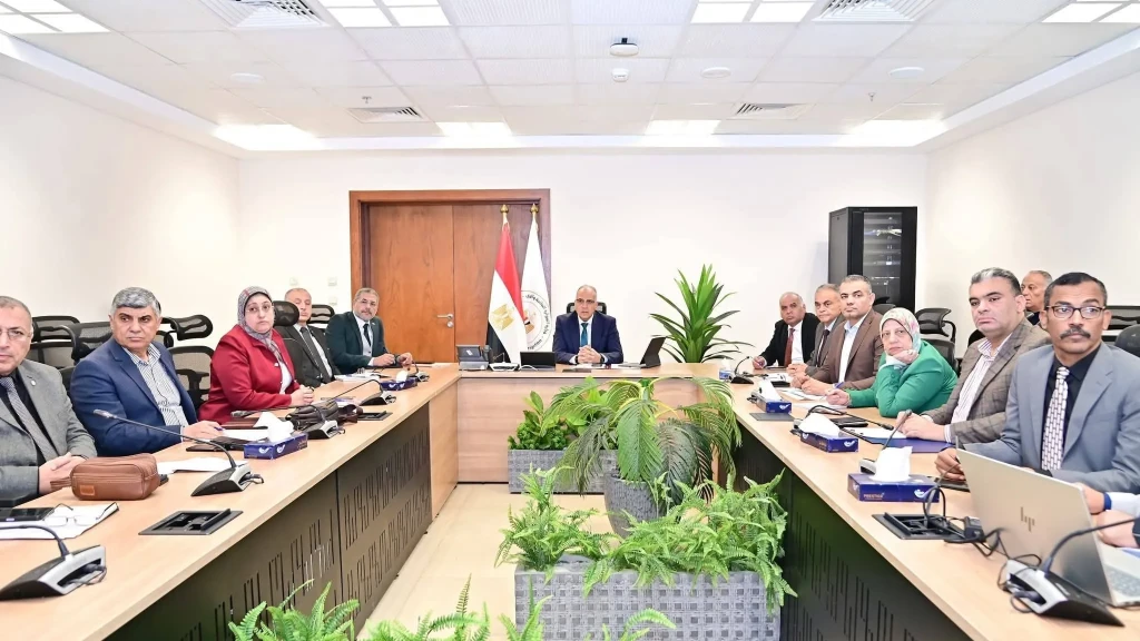 وزير الري يتابع حالة المنظومة المائية بزمام ترع الإسماعيلية والسويس وبورسعيد