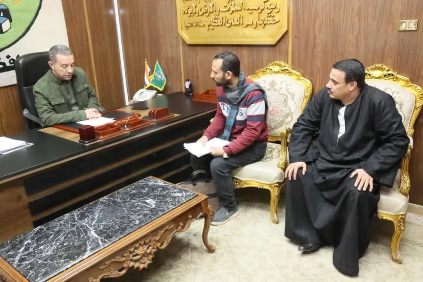 محافظ المنوفية يواصل لقاءاته بالمواطنين ويفحص عدد من الشكاوى