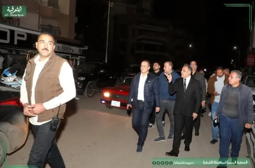 محافظ الشرقية يقود حملة ميدانية مكبرة لمتابعة تنفيذ قرار غلق المحال التجارية بشوارع مدينة الزقازيق