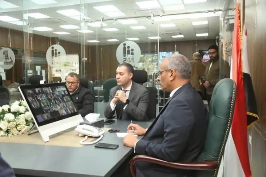 محافظ كفرالشيخ يشارك عبر الفيديو كونفرانس في اجتماع «التنمية المحلية والبيئة» لمتابعة تطبيق مواعيد غلق المحال العامة