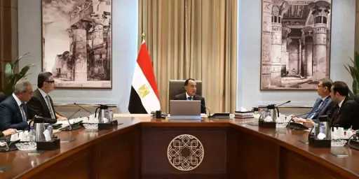 رئيس الوزراء يتابع موقف توافر مخزون مطمئن من السلع الاستراتيجية بالتنسيق بين مختلف الجهات