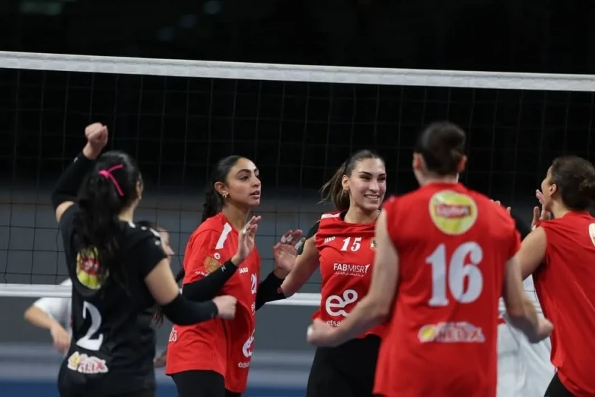 سيدات طائرة الأهلي يتوجن ببطولة الدوري بعد الفوز على الزمالك