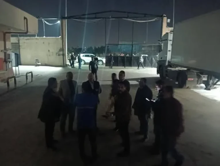 نائب محافظ الجيزة يتابع ميدانيا الالتزام بمواعيد غلق المحال العامة بمركز كرداسة