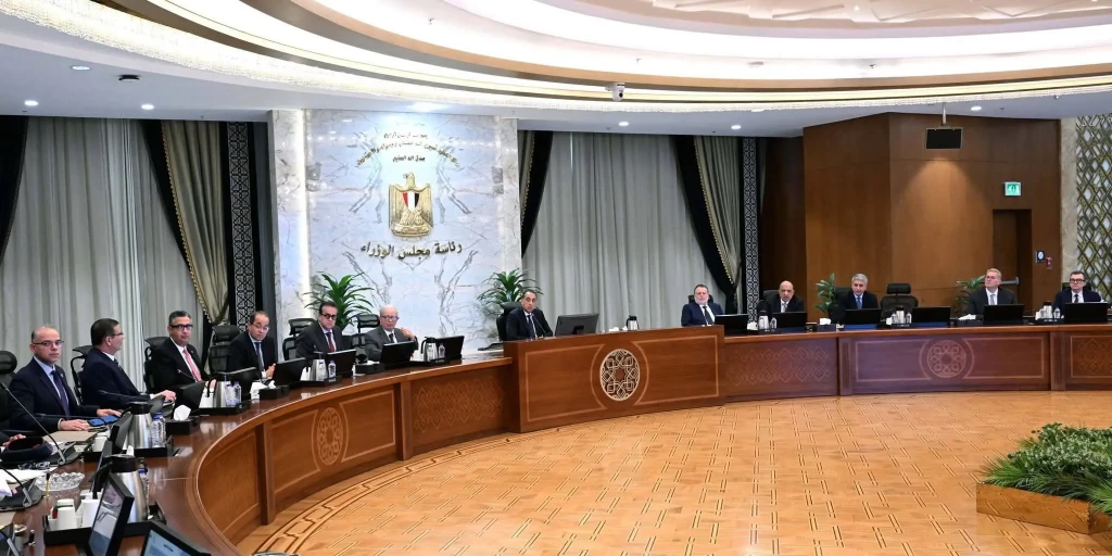رئيس الوزراء يترأس اجتماع اللجنة المركزية لإدارة الأزمات