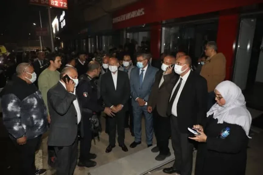 محافظ القاهرة يقرر تشكيل لجنة هندسية لبيان مدى تأثر العقار الذي نشب به حريق بمصنع ومخزن للملابس