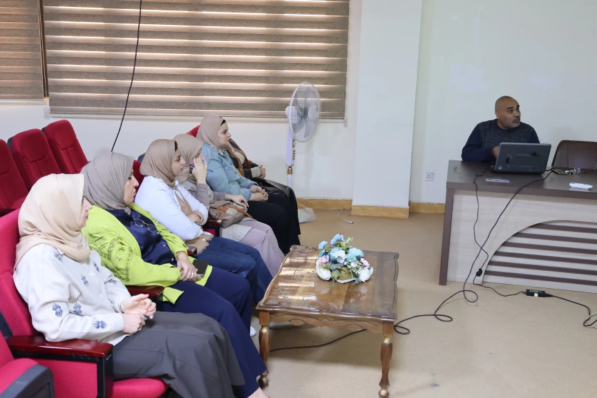 كلية طب المستنصرية تقيم ندوة علمية عن التقمل وغزو القمل