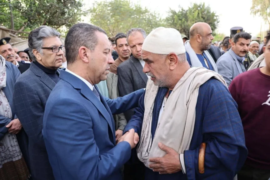 محافظ المنوفية يتقدم جنازة ضحايا ” حادث السادات ” بمسقط رأسهم بتلا