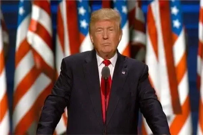 ترامب بعد إعلان إيران فتح مضيق هرمز: الحصار مستمر حتى التوصل لاتفاق