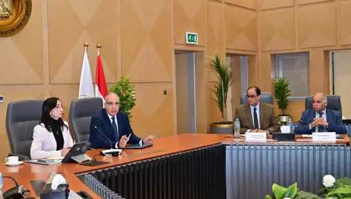 وزير الري ومحافظ البحيرة يناقشان تعزيز التعاون المشترك،