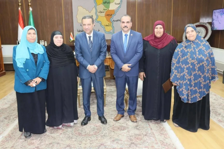 محافظ المنوفية يكرم عصمت أحمد عبد الحليم الفائزة بالمركز الثالث علي مستوي الجمهورية