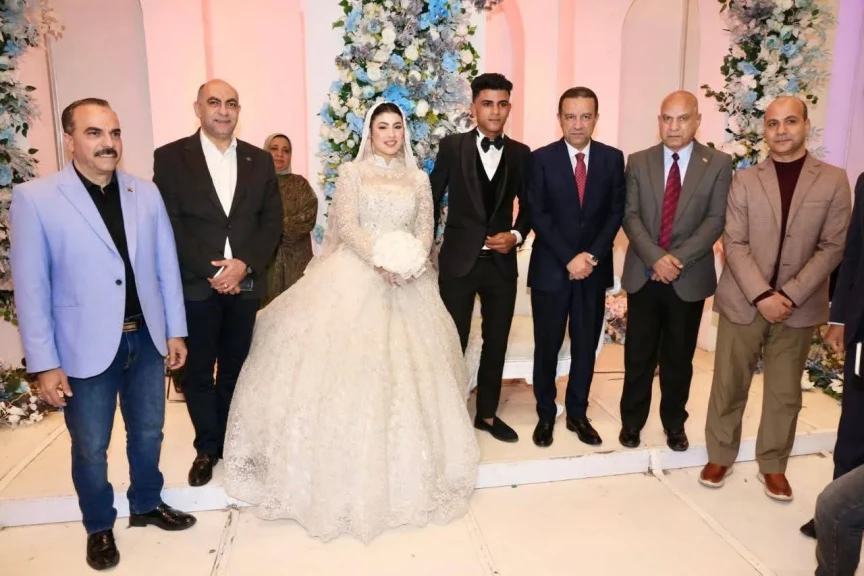 محافظ المنوفية يشهد حفل زفاف عروسين أيتام ويهديهم دعماً مالياً