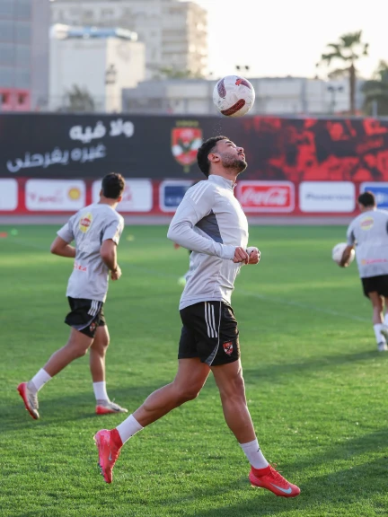 طبيب الأهلي: ياسين مرعي وهادي رياض ومروان عثمان يشاركون في التدريبات