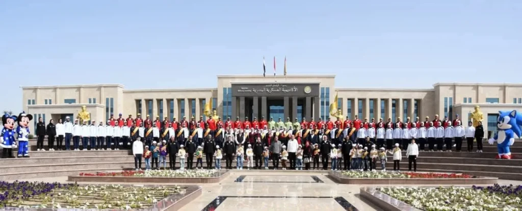 القوات المسلحة تشارك أطفال مصر الإحتفال بيوم اليتيم