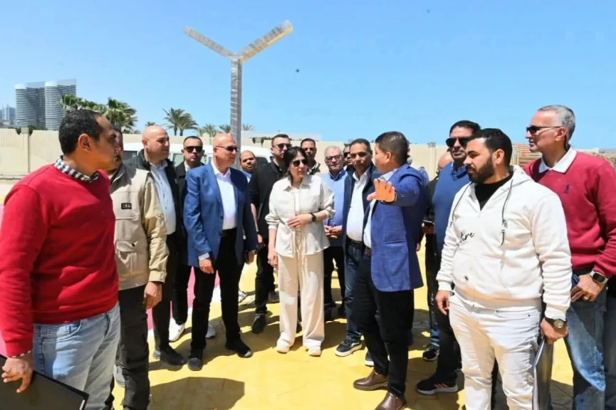 وزيرة الإسكان تتفقد مشروعات مارينا 8 و”بوغاز 24” والممشى السياحي  بمارينا