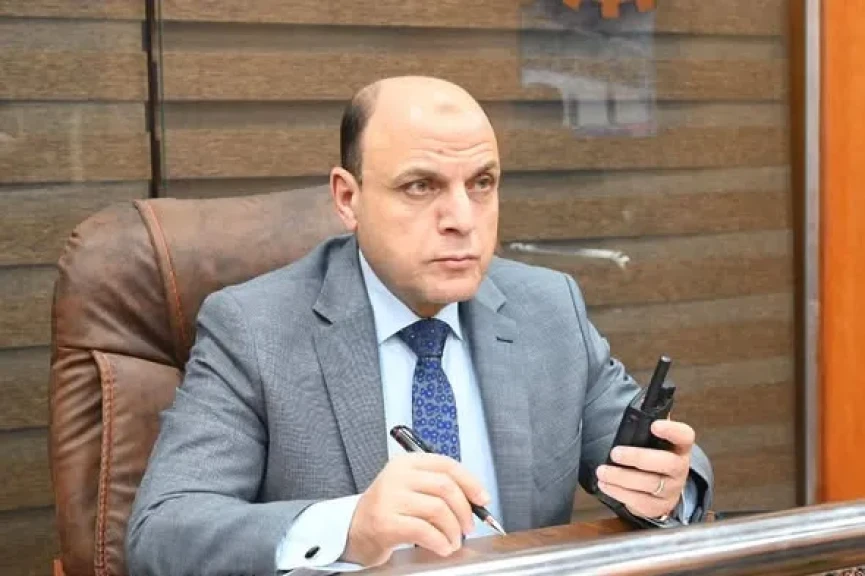 محافظ الغربية يواصل متابعته اليومية لتطبيق مواعيد الغلق بالمراكز والمدن من داخل مركز سيطرة الشبكة الوطنية للطوارئ والسلامة العامة