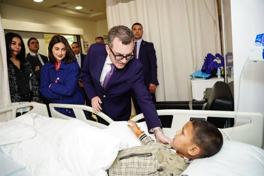 وزير التخطيط والتنمية الاقتصادية يقوم بزيارة تفقدية إلى مستشفى أهل مصر لعلاج الحروق