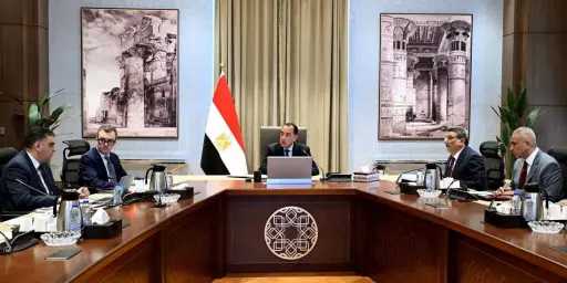 رئيس الوزراء يتابع الموقف المالي للهيئة المصرية للشراء الموحد وسداد مستحقات الشركات الموردة