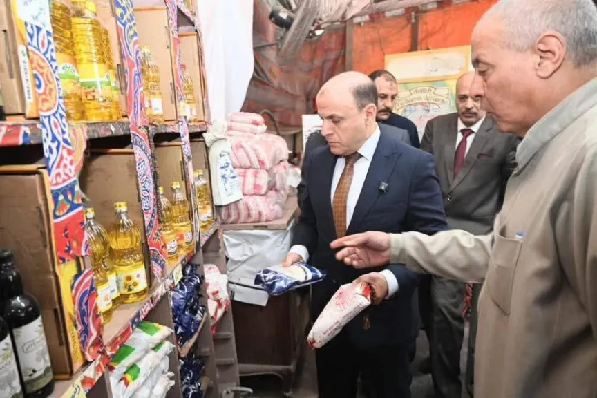 محافظ الغربية يتابع أسواق اليوم الواحد بتخفيضات 30% وإقبال المواطنين