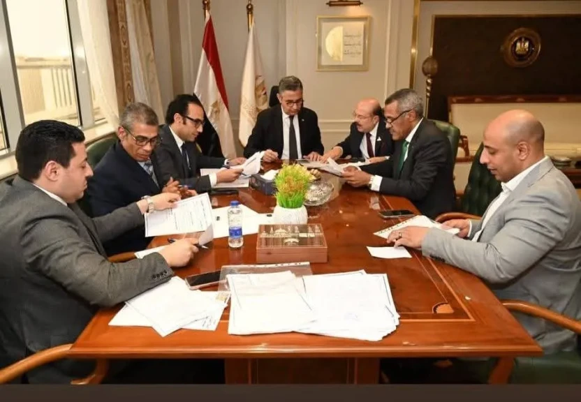 وزير التموين والتجارة الداخلية يلتقي بعدد من السادة أعضاء مجلسي النواب والشيوخ