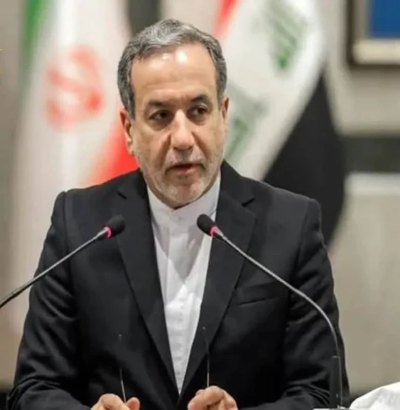 وزير خارجية إيران: السماح بالمرور الآمن في مضيق ”هرمز” لأسبوعين