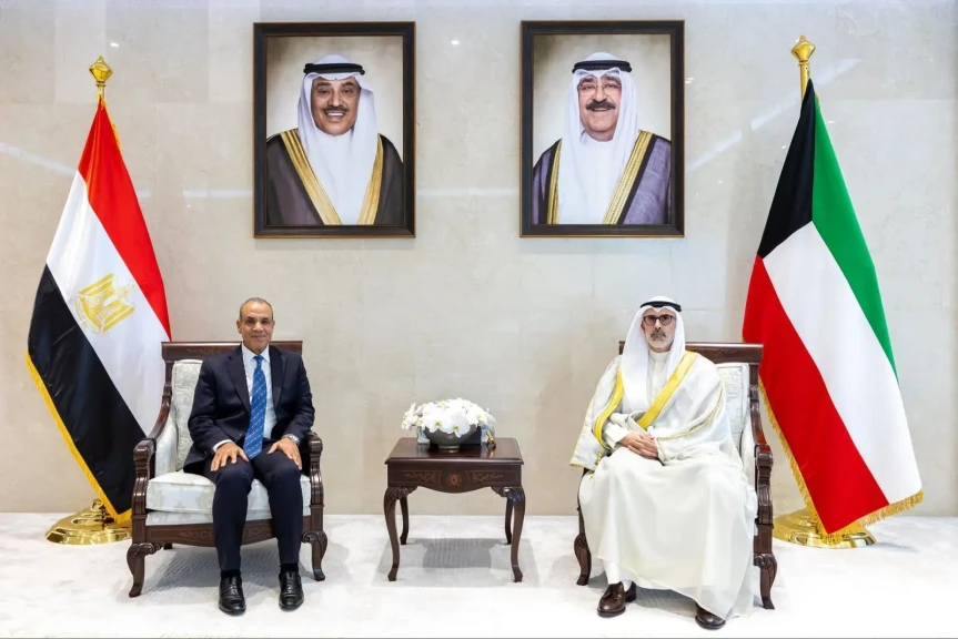 وزير الخارجية يعقد مباحثات مع نظيره الكويتي ويؤكد تضامن مصر الكامل مع دولة الكويت الشقيقة