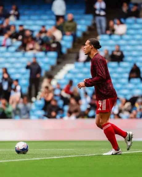 أرنى سلوت يعلن تشكيل ليفربول لمواجهة باريس سان جيرمان .. محمد صلاح على دكة البدلاء