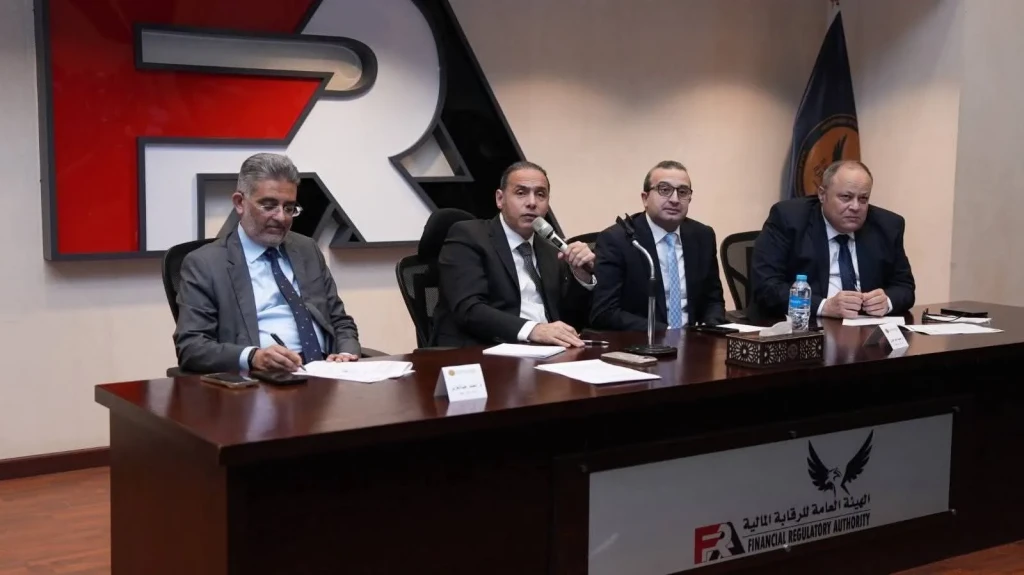 رئيس الرقابة المالية يبحث مع صناديق التأمين الخاصة سبل تعزيز دورها في الحماية الاجتماعيه