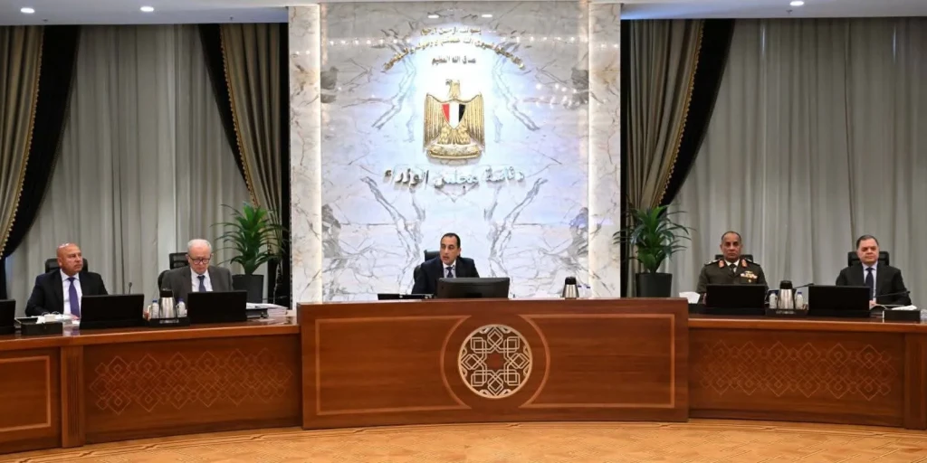 مدبولي : المتابعة المستمرة لقرارات ترشيد الإنفاق الحكومي بوجه عام من الوزراء وتنفيذها بكل كفاءة