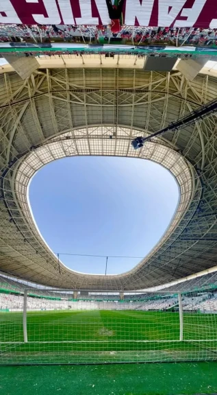 حافلة الزمالك تصل إلى ستاد نيلسون مانديلا استعدادًا لمواجهة شباب بلوزداد