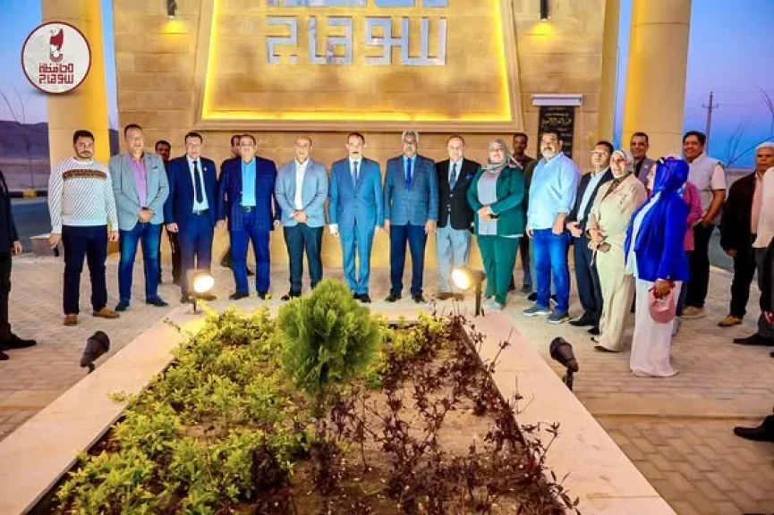 في إطار احتفالات المحافظة بعيدها القومي ..  محافظ سوهاج يفتتح بوابة المدخل الغربي لمركز ومدينة سوهاج