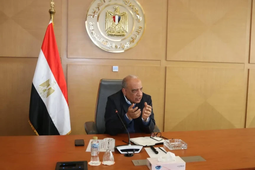 وزير الكهرباء يتابع خطة العمل وكفاءة الطاقة وترشيد الاستهلاك واستقرار التيار الكهربائي