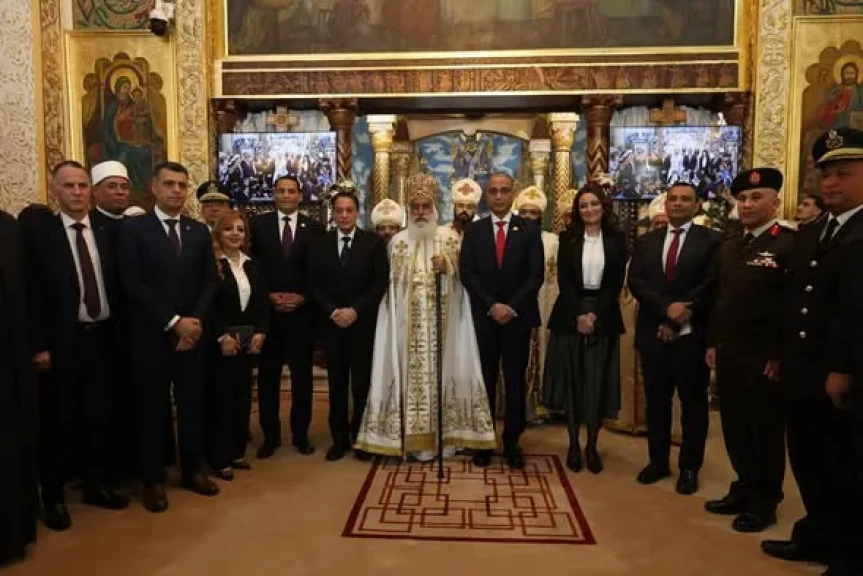 محافظ الجيزة يزور مطرانية الجيزة للأقباط الأرثوذكس لتقديم التهنئة بعيد القيامة المجيد