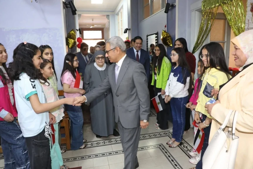 محافظ بني سويف يزور دار أيتام صديقات الكتاب المقدس