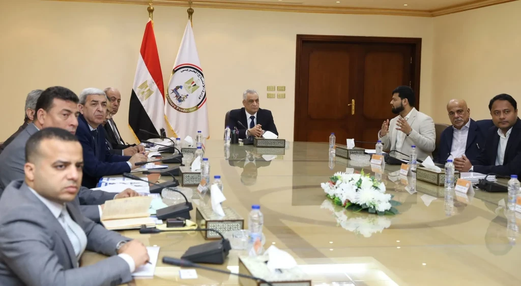 وزير الدولة للإنتاج الحربي يستقبل ممثلي شركة ”باراسون للأنظمة المتقدمة” الهندية لبحث سبل التعاون الاستراتيجي في مجالات التصنيع المختلفة