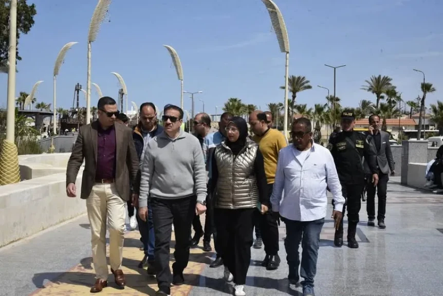 محافظ بورسعيد يتفقد شاطىء و كورنيش بورسعيد لمتابعة انتظام الخدمات
