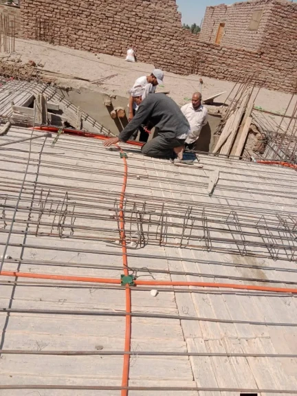 فك شدتين خشبية في المهد بأرمنت الحيط للمخالفة