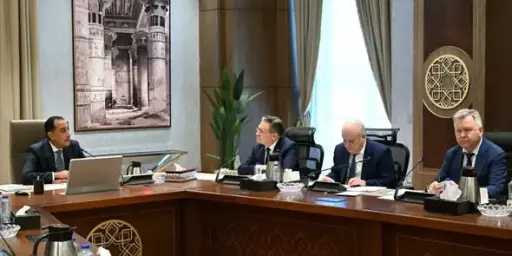 رئيس الوزراء يلتقي المدير العام لـ”روسآتوم” لبحث مستجدات مشروع الضبعة النووية وآفاق التعاون المشترك