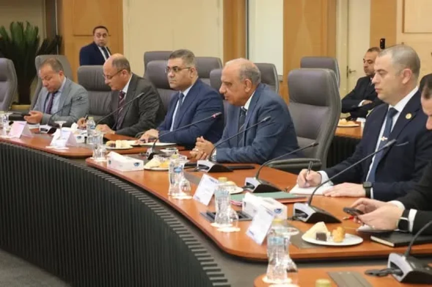 وزير الكهرباء والطاقة المتجددة يجتمع ورئيس شركة ”روسآتًوم” الروسية وفريق العمل القائم على مشروع محطة الضبعة النووية