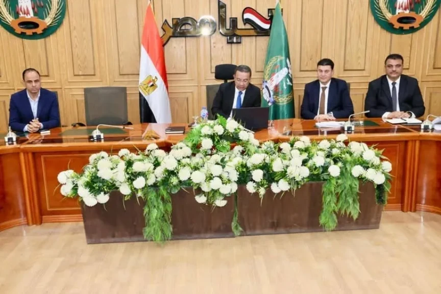 محافظ المنوفية يترأس اجتماعًا موسعًا برؤساء الوحدات المحلية ومديري المديريات