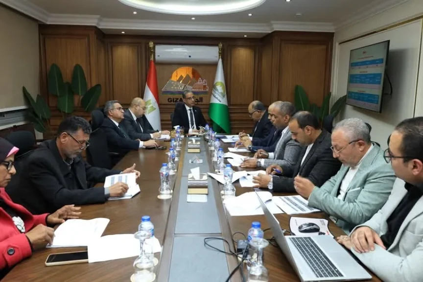 محافظ الجيزة يتابع ملف التصالح وتقنين الأراضي أملاك الدولة وجهود النظافة بمركز ومدينة الصف
