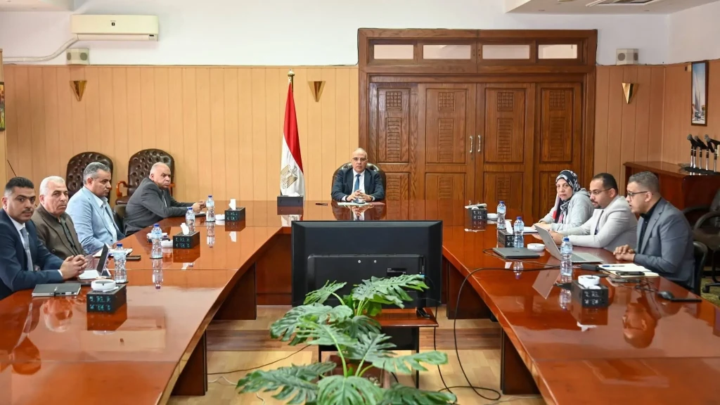 وزير الري يتابع موقف مشروع المسار الناقل لمياه الصرف الزراعي لمحطة المعالجة بالدلتا الجديدة