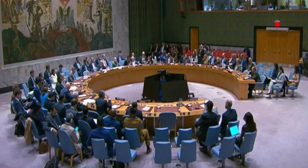 مجلس الأمن: اليمن يجب ألا ينجر إلى التصعيد الإقليمي وسط تحذيرات من تفاقم الأزمة الإنسانية