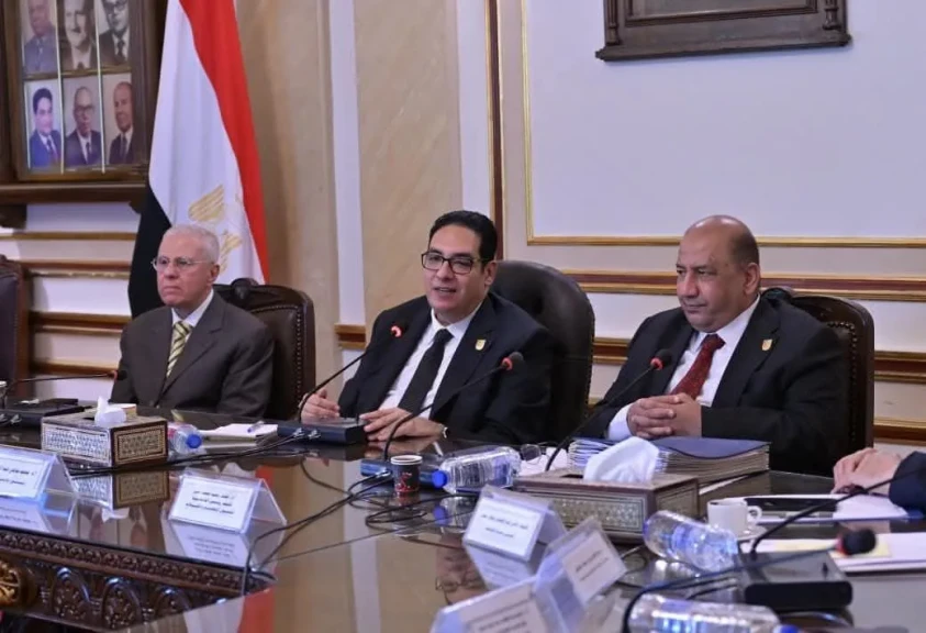 رئيس جامعة القاهرة يترأس اجتماع مجلس شئون التعليم والطلاب بالجامعة